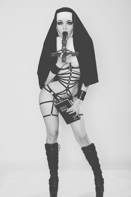 Cathoholic nun  More on my https://t.co/UmiJDmoMje https://t.co/qtll4ZIOl1