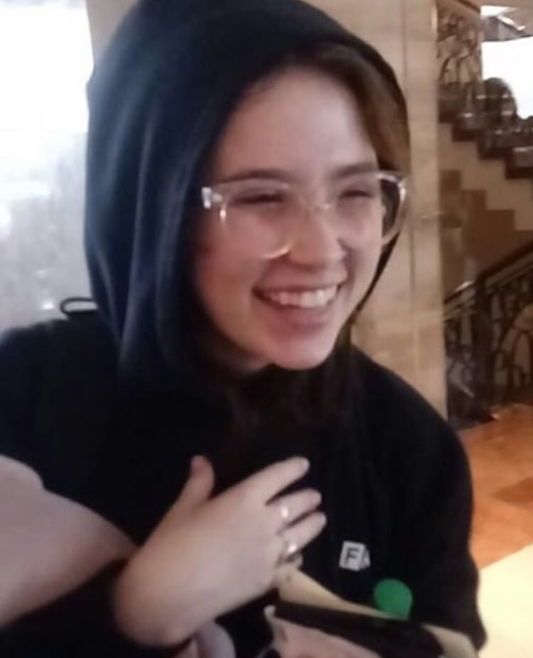 ⊱ how clairo looks like in real life; a thread ⊰