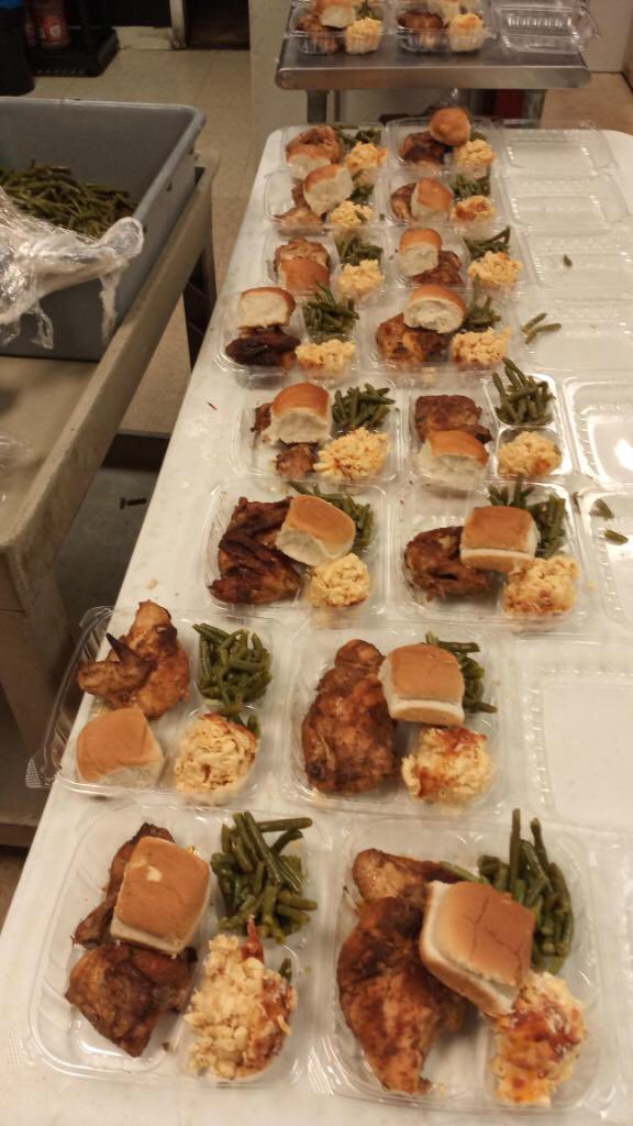 Serving it up for the seniors in Adamsville. The works: fried chicken, mac’n’cheese, green beans yum!! #loveWhatIDo #holidaycheer