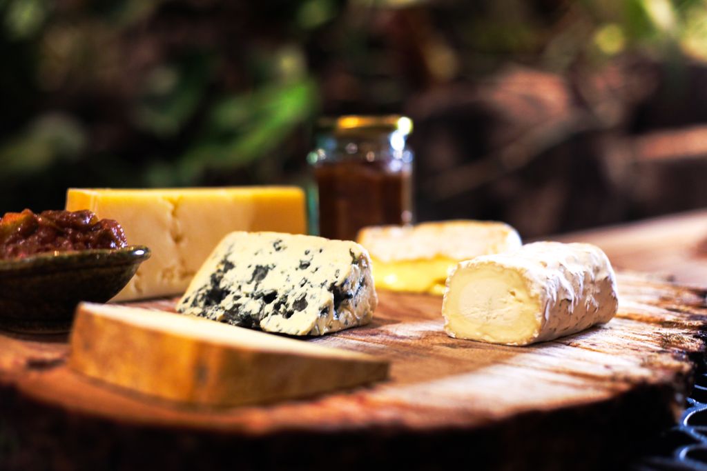 Cheese cheese cheese > a verrrry limited number of cheese boards are available online or in The Wee Christmas Shop. Will you grab the last one? Fourme d'Ambert (blue) // Isle of Mull Cheddar // Tunworth // Ossau Iraty // Ragstone (Goats Cheese) buff.ly/3asb9pg