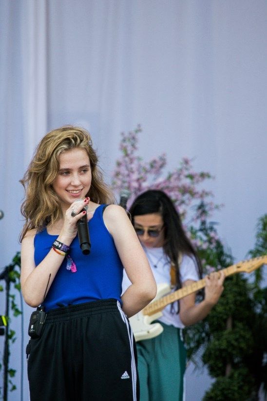 ⊱ how clairo looks like in real life; a thread ⊰