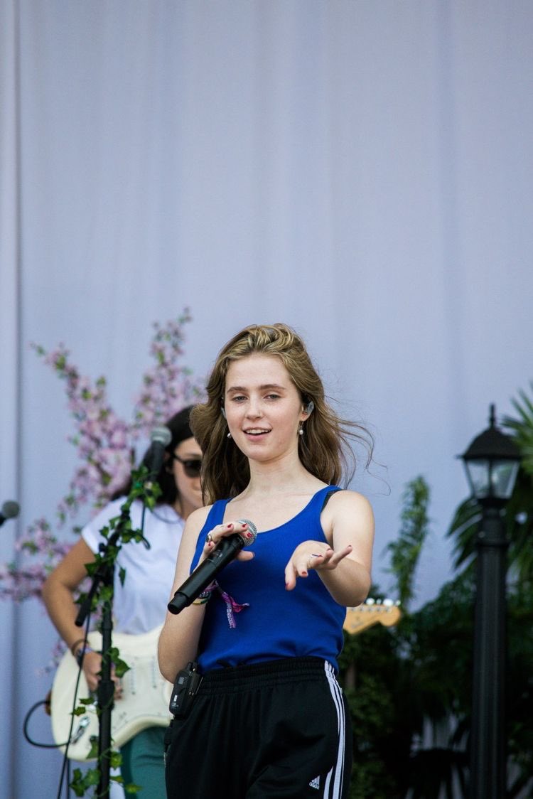 ⊱ how clairo looks like in real life; a thread ⊰