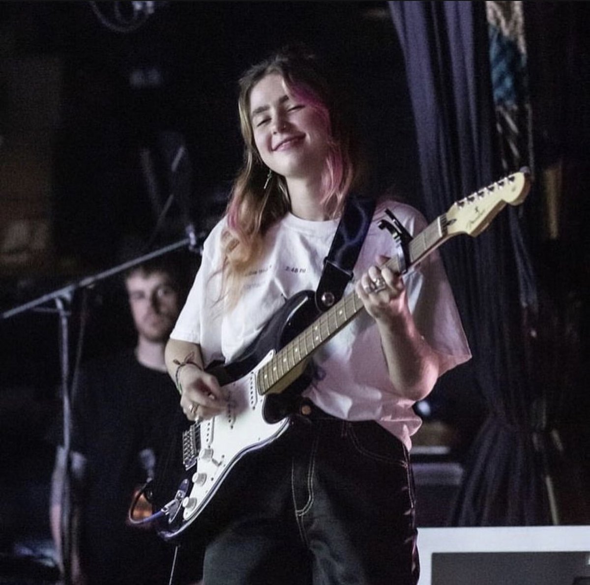 ⊱ how clairo looks like in real life; a thread ⊰