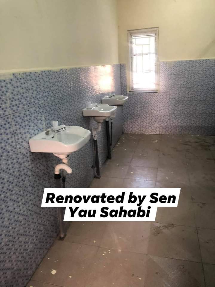 Ubaidullahkaura's tweet photo. Zamfara North constituency projects 
Masha Allah the project Almost completed 

Renovation of the Male medical ward of Kaura Namoda General hospital facilitated by the people @SenatorYau @Bellomatawalle1 https://t.co/GqXeQXQtY3