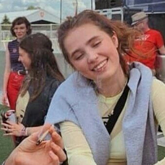 ⊱ how clairo looks like in real life; a thread ⊰
