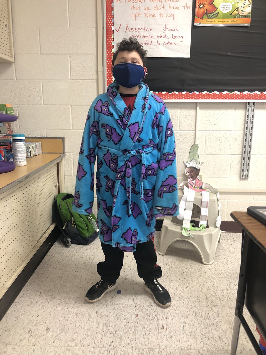 Fun_in_4F's tweet photo. Lots of fun pajamas in 4F! https://t.co/NQr2wlkkI9