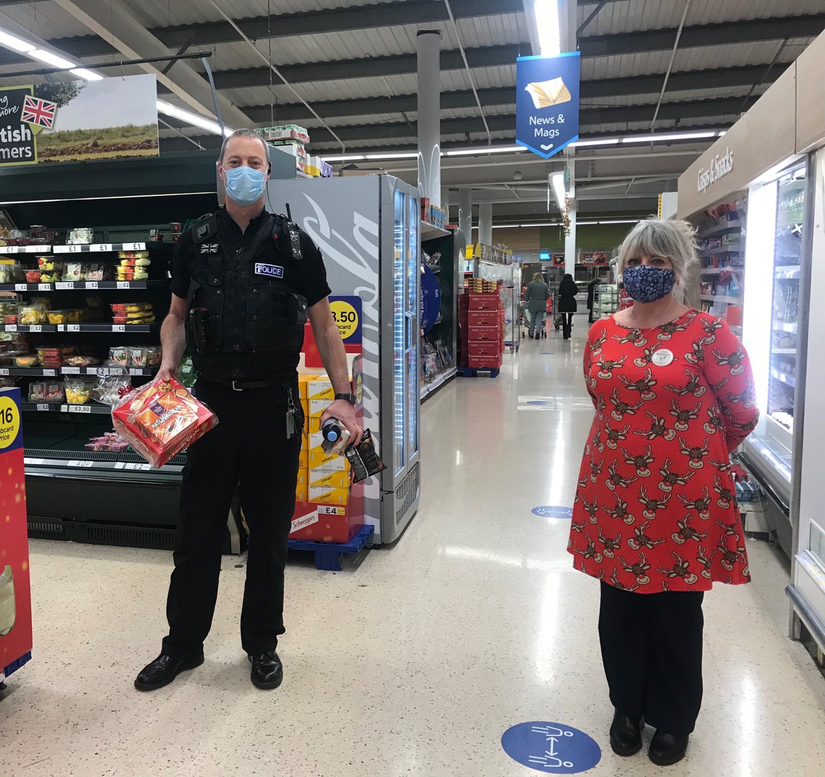 ShellvanSv's tweet image. Christmas gifts to thank our key workers #TescoNoNaughtyStep #policeofficer #deliverydriver #postman #paramedic #teacher #carer #undertaker #Launceston #Tesco