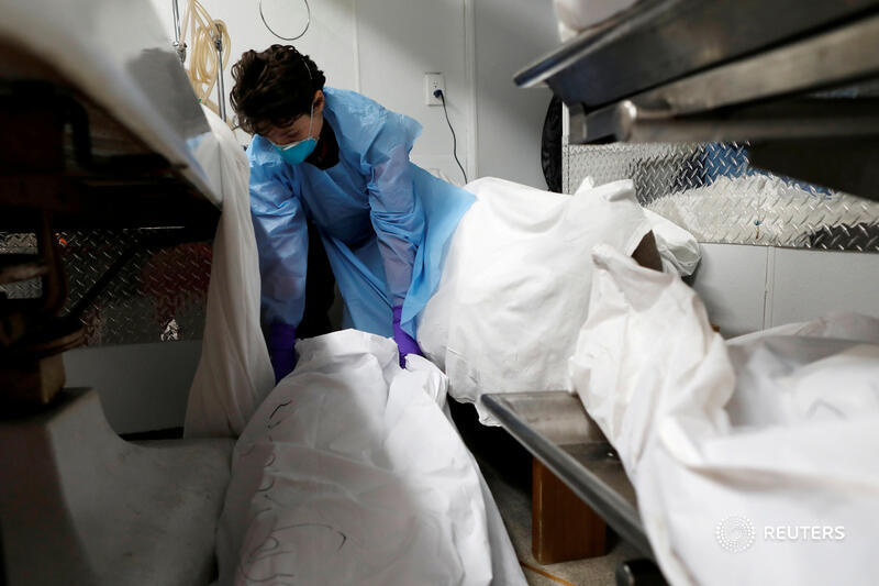 In April in New York,  @andrewkellyfoto showed the grim reality that a Harlem funeral home faced on another front line of the pandemic.Full story:  https://widerimage.reuters.com/story/dealing-with-the-dead-the-female-undertakers-of-harlem