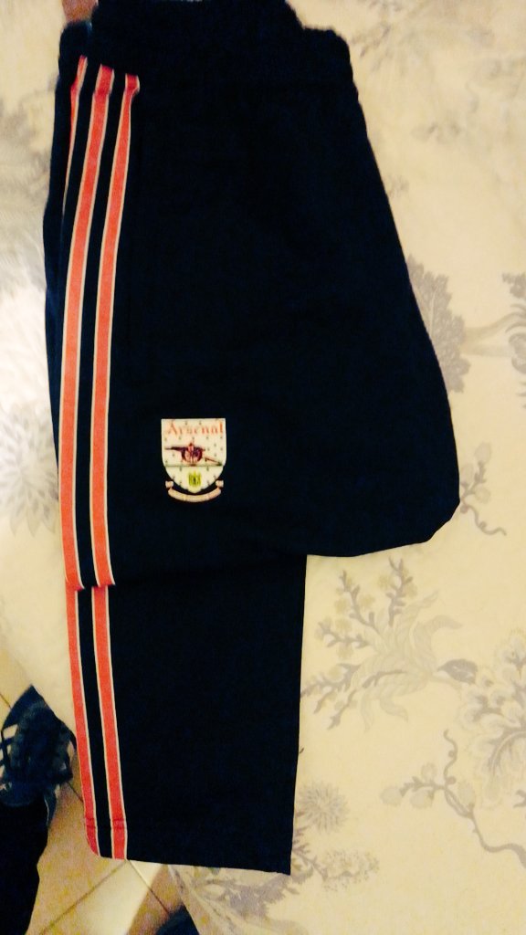 elgranfus's tweet photo. Brutal mi regalo de cumpleaños con la colección retro 1990 de @adidas con el @Arsenal @adidasoriginals @theafcshirts #MyAdidas #FusKits https://t.co/Fs7Vmb25A5
