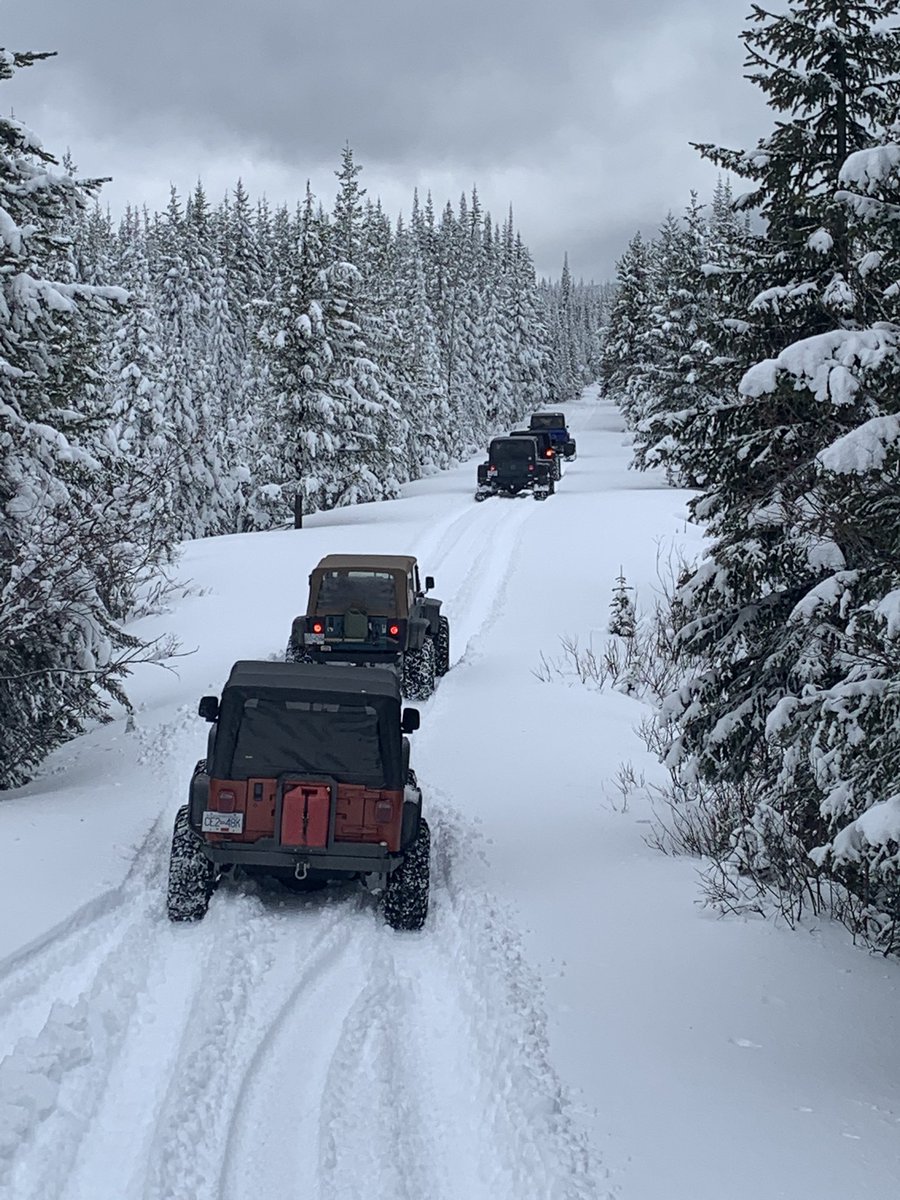 4by4tech's tweet photo. Follow the leader #cj7 #jeep #snowwheeling #offroad #wrangler https://t.co/yNzvIT4nTV