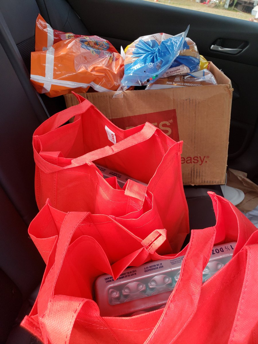 lrainlopez's tweet photo. This yr has been hard y'all! @captdru13 &amp; I decided to forego Christmas gifts for each other &amp; just be thankful that we are alive &amp; healthy. We used that $ on groceries for families in our community. Thank you @BCISD for the $500 bonus-I put it to good use. #spreadloveandkindness https://t.co/zXsr5UQq56