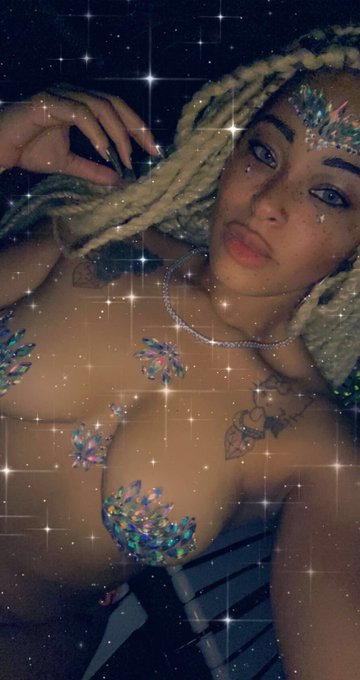 Diamond Princess https://t.co/Hs9YbsSr9X