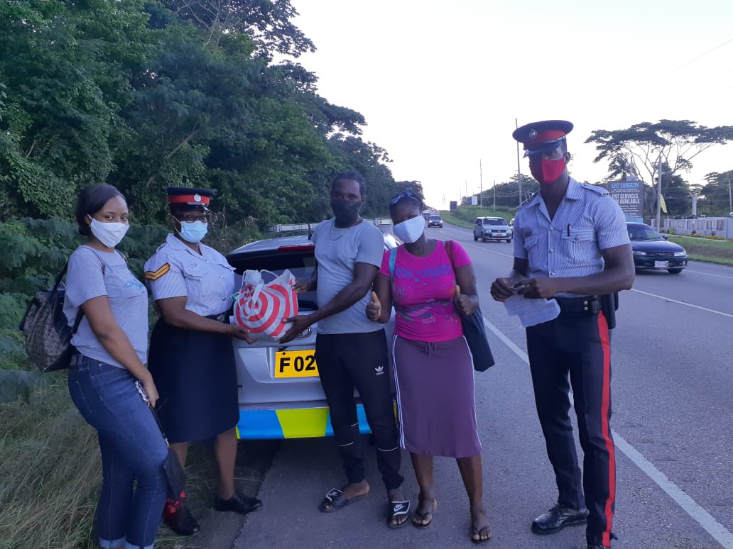 JamaicaConstab's tweet photo. In an unprecedented move, the St. Ann Police surprised several motorists with gifts after they were pulled over during traffic stops. They expressed appreciation for the kind gesture from the Police after they received gifts following a check of their vehicle documents. https://t.co/re7iEnQ8XY