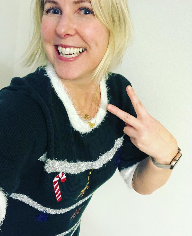 God gran dansar runt sig själv. 🎄