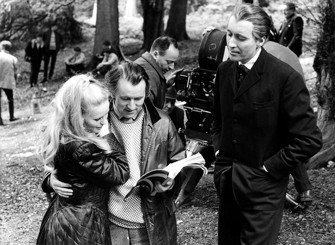 #FreddieFrancis #BOTD, seen here directing his leading actors #ChristopherLee and #VeronicaCarlson on location at #BlackPark in Buckinghamshire for the shooting of 'Dracula Has Risen From The Grave' (1968)