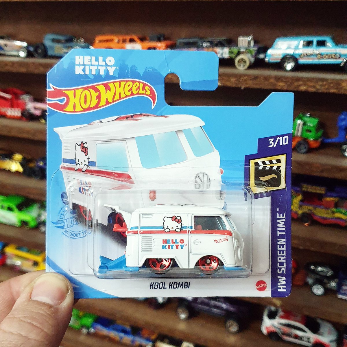 HWSobreRuedas's tweet photo. KOOL KOMBI.
#hotwheelsespaña #hotwheels50th #hotwheels #diecastcars #hotwheelsofficial #hotwheelsspain #hotwheelsmexico #hotwheelsindonesia #hotwheelsphotography #mattel #hotwheelsmalaysia #hotwheels2021 #ホットウィール #hotwheelssobreruedas #koolkombi #hellokitty #hwscreentime https://t.co/XDpQdYOEBU