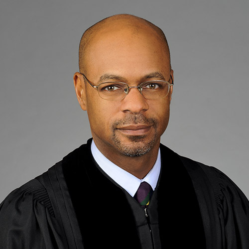 In an emergency session today with state judicial leaders, Chief Justice Melton said he will sign an order tomorrow, Dec. 23, that will suspend jury trials statewide in the face of the disturbing spread of the coronavirus. Read the full press release here: gasupreme.us/suspend-jury-t…