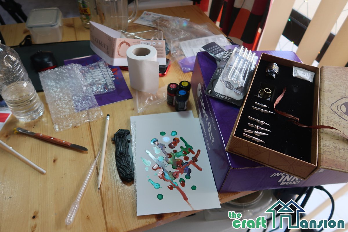 thecraftmansion's tweet photo. The resulting mess from #jazzasincredibleinkybox!
Video coming soon to Youtube❤️
#prop #howto #craft #diy #jazza #drawwithjazza #jazzasultimatecreativitycollection @JosiahBrooks @SmartArtBox #jazzasuspersculpturebox #jazzasmegaminisbox #artbox #art #ink #caligraphy #creative2021 https://t.co/gfblnnqICc