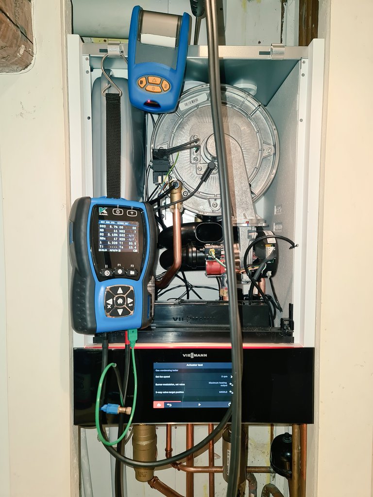 HoHoHo Santa's come early for one lucky customer #Viessmannfamily #TEAMKANE 🎅🎅🎅