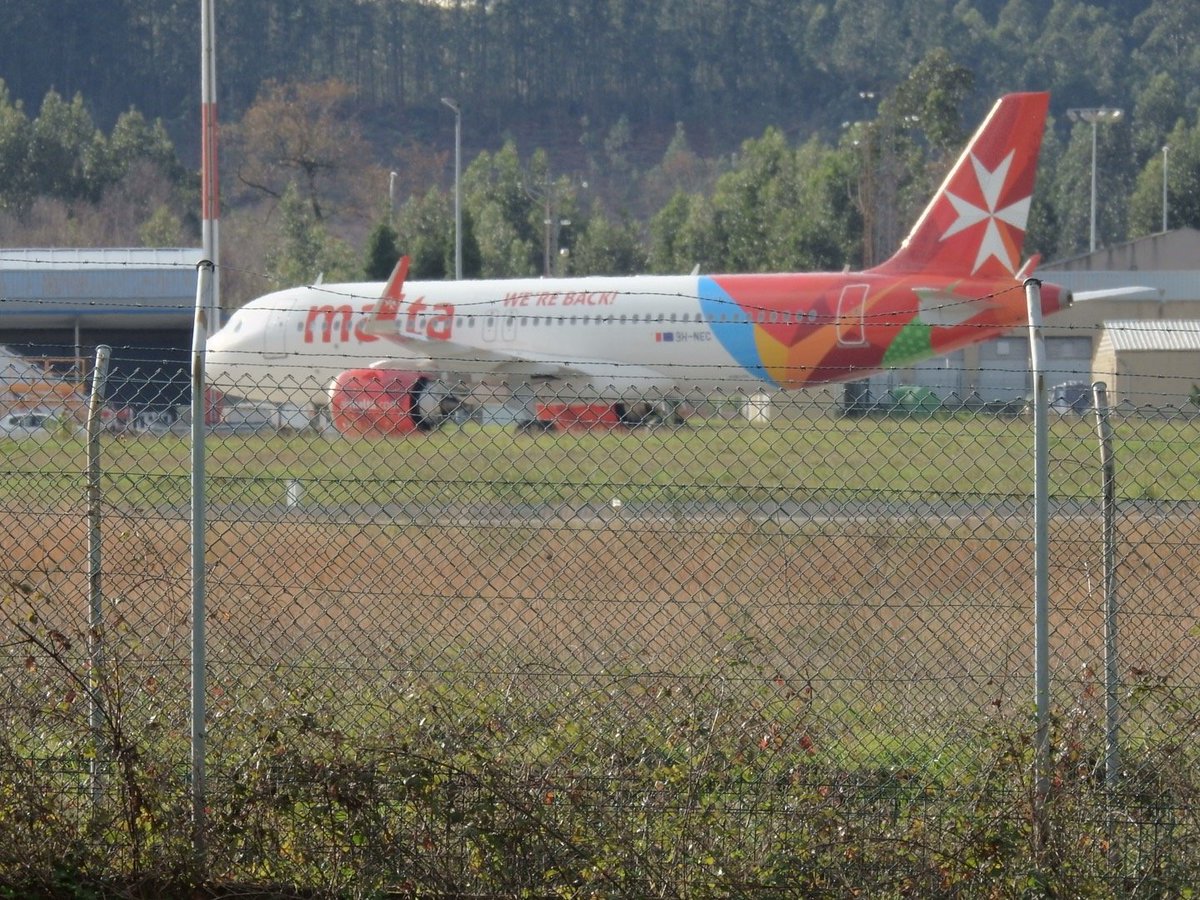 Visista curiosa hoy en LEAS, 9 toneladas de guantes asturianos para la lucha contra el COVID-19.

Fotos de nuestro socio Pablo

<a href="/controladores/">😉Controladores Aéreos 🇪🇸</a> <a href="/aerogrelo/">Aerogrelo</a> <a href="/asturiasairport/">Aeropuerto de Asturias</a>