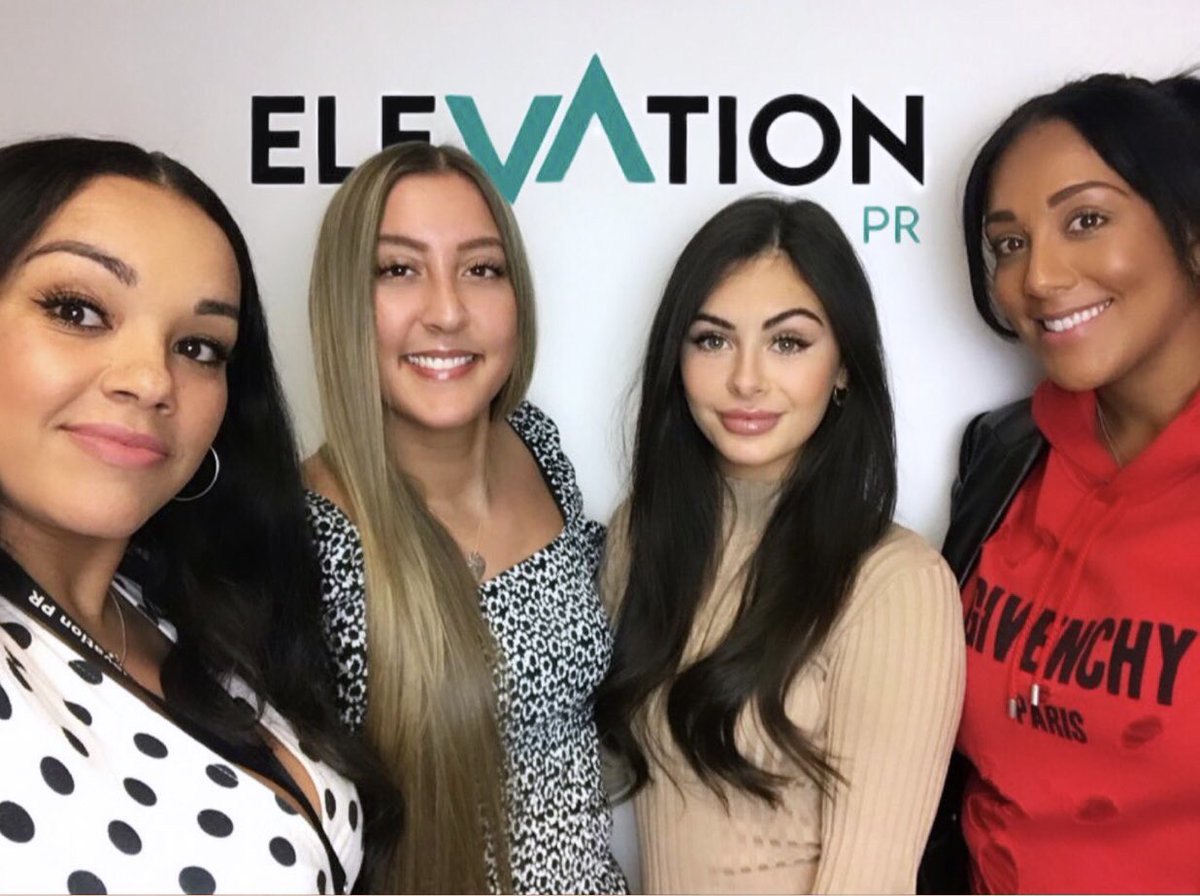 elevation__PR's tweet photo. Merry Christmas from the Elevation Team🎄 🎅🏻 🎁 

Out of office is on, see you in 2021 😊

#OutOfOffice #TalentAgents #TalentAgency #TeamEPR #BestYearYet #TeamGoals #GirlGang https://t.co/dovBrJs6pL