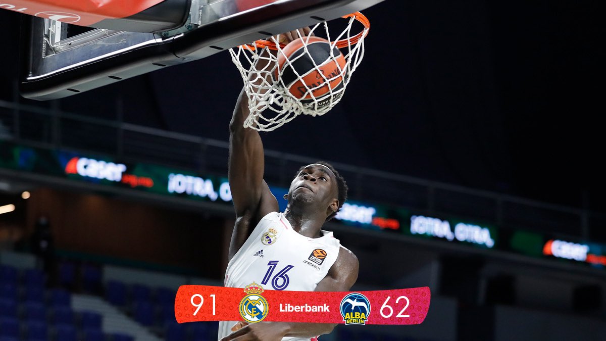 👊 Exhibición 🆚 <a href="/albaberlin/">ALBA BERLIN</a> para seguir con un diciembre inmaculado: ¡Llevamos 8 victorias sin fallo! ¡Grande 𝙀𝙌𝙐𝙄𝙋𝙊!
🅓🅔🅢🅣🅐🅒🅐🅓🅞🅢
✨ <a href="/waltertavares22/">Edy Tavares</a> | 16 ptos, 11 reb; 27 val.
✨ @destusman1 | 15 ptos, 6 reb, 2 tap; 25 val.
@Liberbank | #HalaMadrid