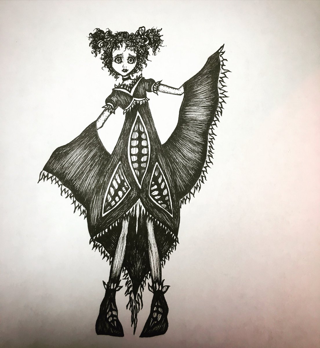 AliaLorae's tweet photo. When work is slow, #weirdlings are born. https://t.co/pBUzBznraJ