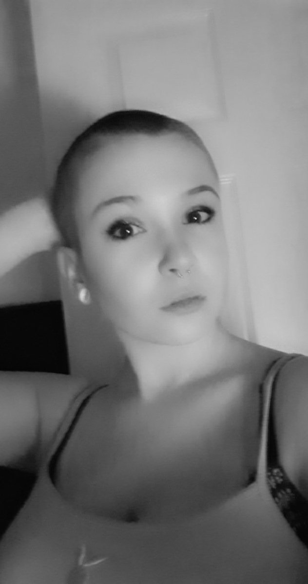 theplotinTay's tweet photo. Just call me sinead https://t.co/mVEzXjGtVf