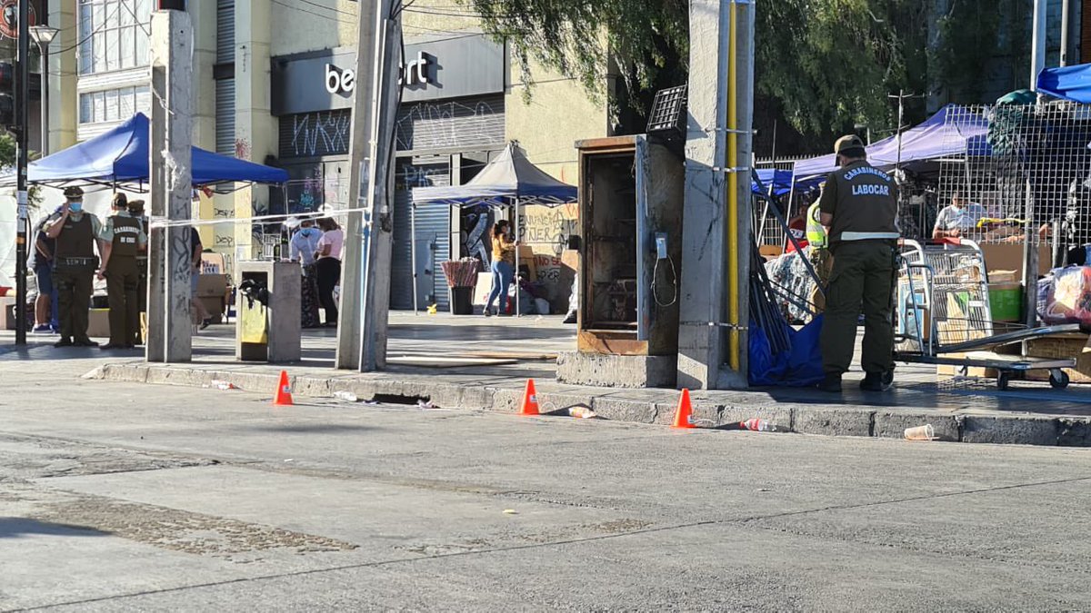 joseantoniokast's tweet photo. Ya se está haciendo costumbre que en Chile haya balaceras, tiroteos y asesinatos a plena luz del día. No es solo la Araucanía. También es Maipú, Cerrillos, Puente Alto, La Pintana, Iquique o Antofagasta. ¿Hasta cuándo? #RecuperemosChile https://t.co/UymGNnx7Bv