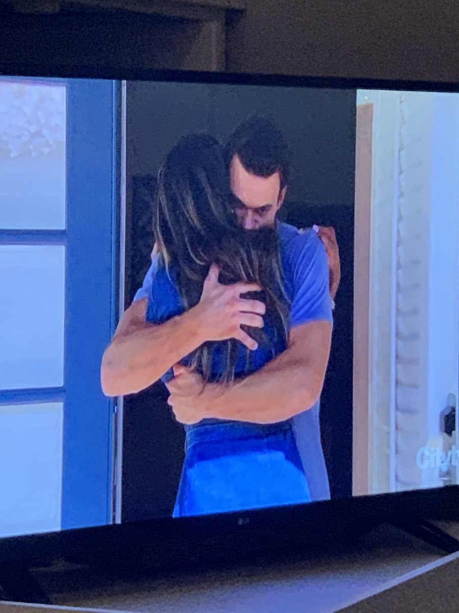 Somebody tell me why I’m cryin in the club right now #bachelorette