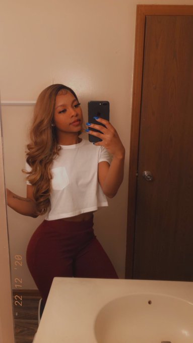 Watch Saleema 💖's leaked NSFW photo on TwXstars