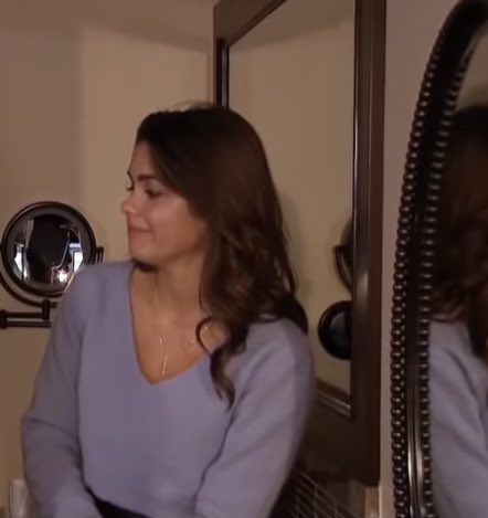 iammelbee's tweet photo. The Curse of TheLight Blue Top Continues... #TheBachelorette https://t.co/jgLrCtwZQ0