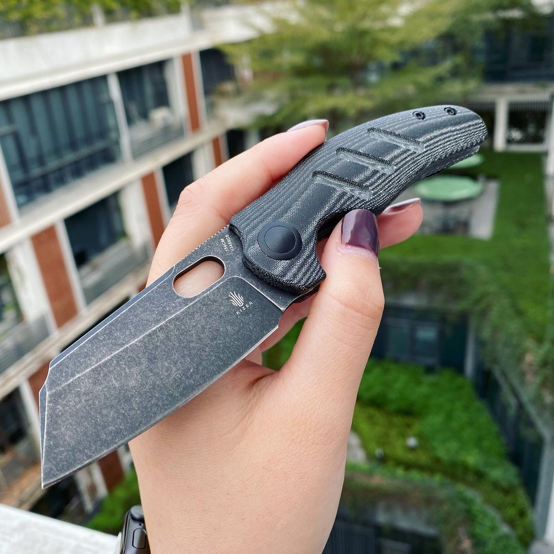 The new Vanguard mini sheepdog with thumb hole no flipper micarta version. It Will be released next month👏🏼