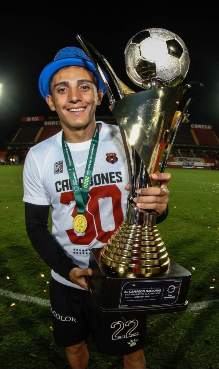 Congratulations @barlon_11 @ldacr is the new champion in Costa Rica 🎉👌👏 #bcfootballagency🇫🇷
