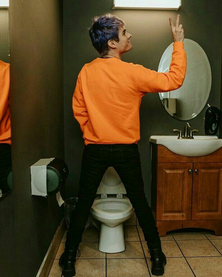 Awsten knight with toilets - a thread for  @telephonelftv because she was talking about making one but never did