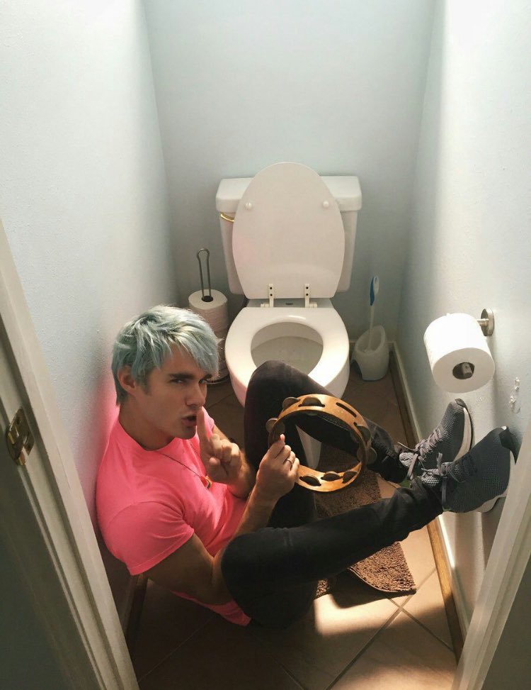 Awsten knight with toilets - a thread for  @telephonelftv because she was talking about making one but never did
