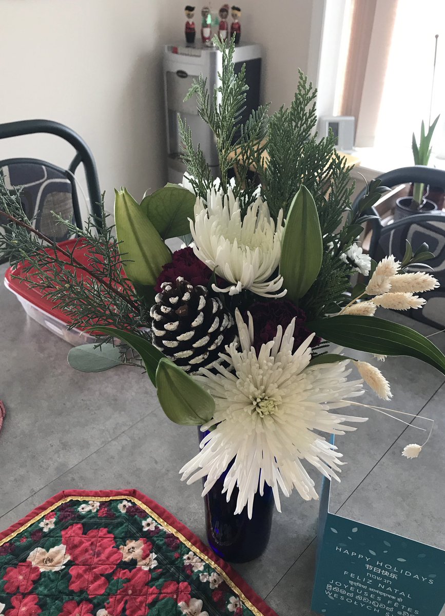 JennibeanCleary's tweet image. Thank you @CalliaFlowers for delivering two special surprises today - the ❄️ in Calgary had other plans for number three -  but there’s always tomorrow!!! #thiscalliamoment #amazingcustomerservice #thankyou