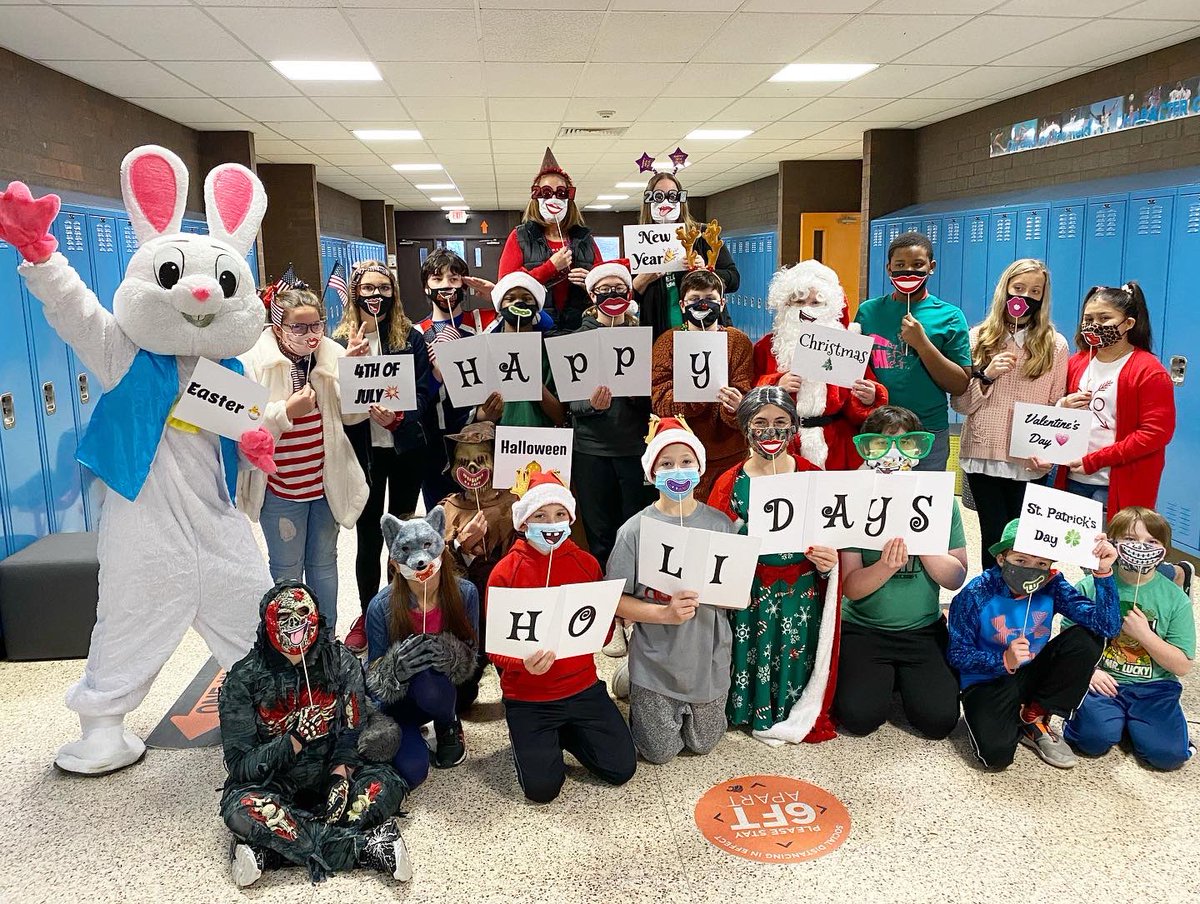 mrs_skillern's tweet photo. Hippity-Hopping into Holiday break! The votes may be in, but this group is still winners in my book! I’m so proud of the effort they put into our Tiger Time Wars theme this year. 🤗 Happy Holidays, everyone! #sis6sci #GrinnellMS #WeAreGrinnell https://t.co/tpznC9nclx
