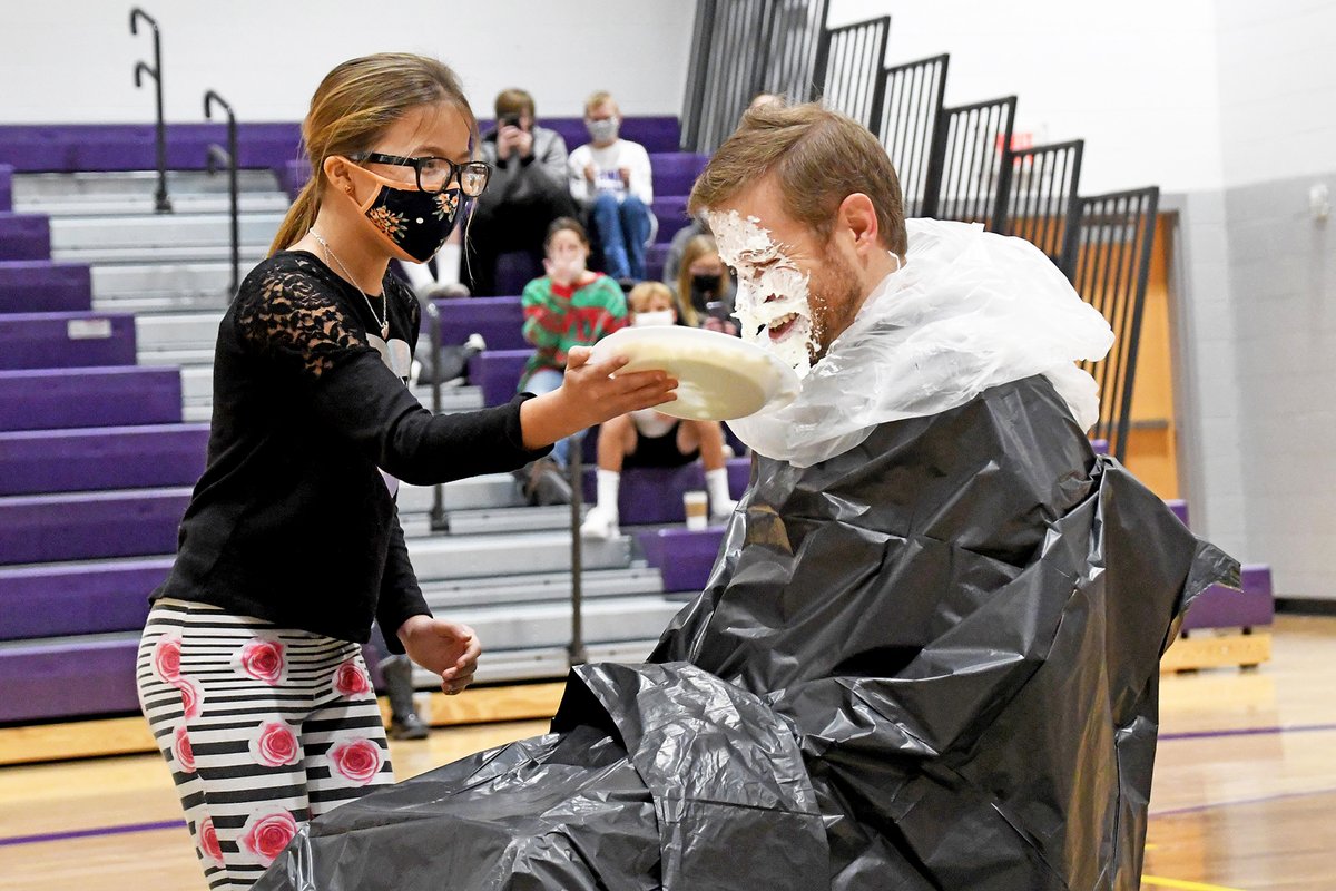 NewsregisterANR's tweet photo. Kiney Russell-Lutt had the honor of throwing the first pie at high school principal and activities director Brad Feik. Learn more about the end of semester celebration in this week's ANR. @hamptonhawks1 https://t.co/q6Uto90K3J
