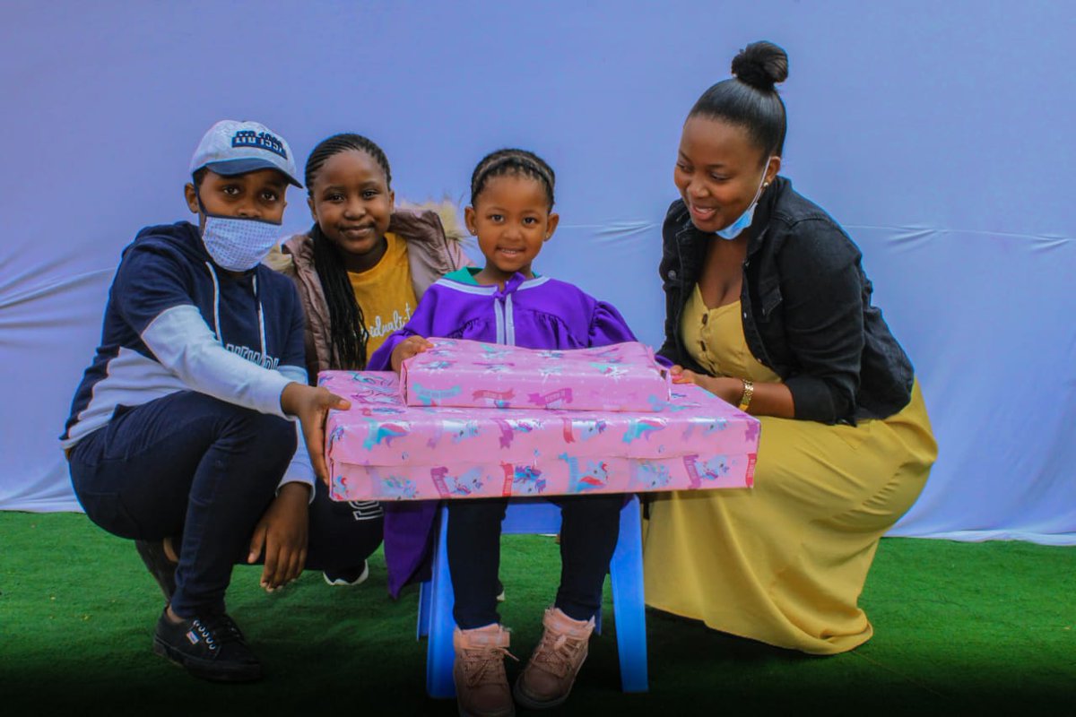 DrMLacademy's tweet image. Little spoils for Little people!

Our little sunshines received presents from their parents. 

The 2020 we signed up for!! More smiles 😃 More presents 🎁 

#DrMarciaLebamboAcademy 
#GraduationDay2020