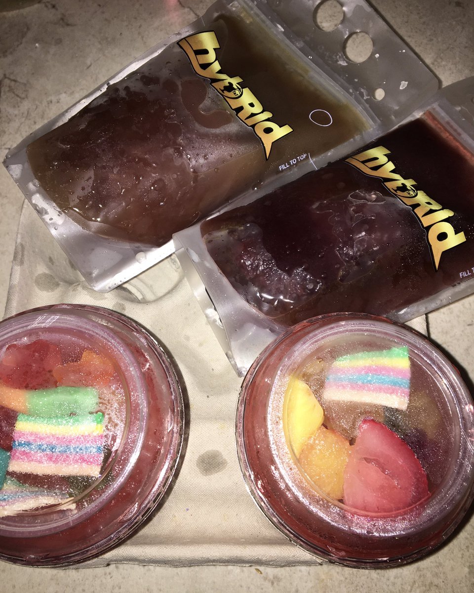 Alejandro_Sosa2's tweet photo. #HyBridTT for the whole team // The kids them love it as well👌🏾 #NonAlcoholic #NonCbd just in case they say the Rasta irresponsible // The man have things for the kids as well, bless up @BecomingSule https://t.co/TYZ4wOZOLO