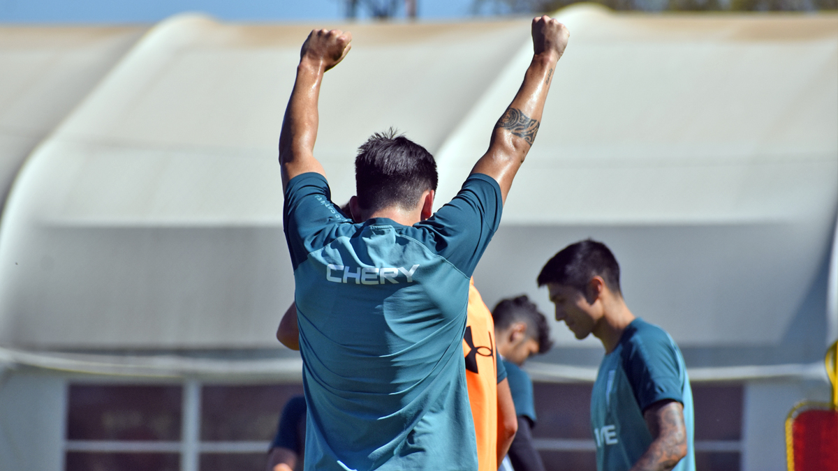 Cruzados's tweet photo. ✊ ✊

¡Con todo mañana, muchachos! ¡Vamos #LosCruzados! 💪 https://t.co/f8zAvNa4uC