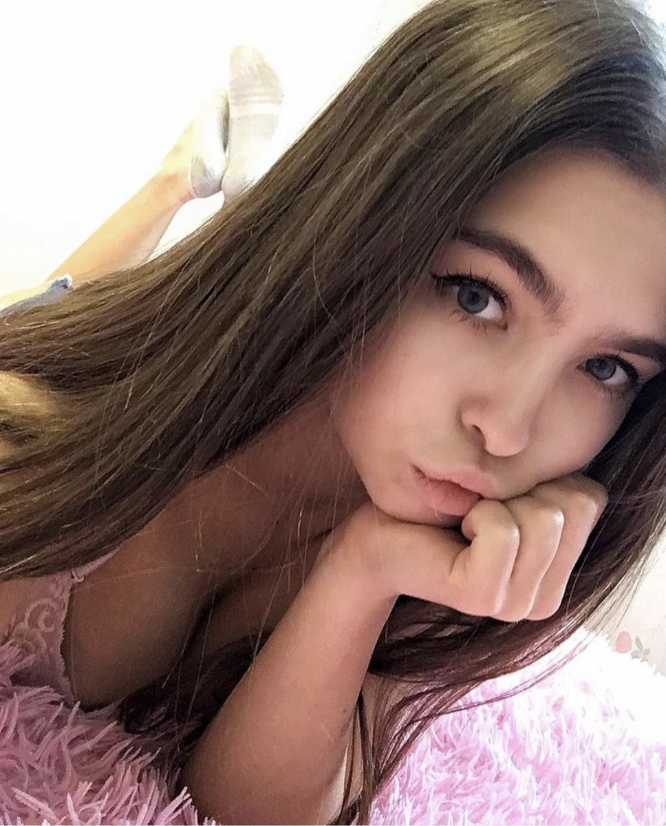 valentissen's tweet photo. I need buy Christmas gift anyone interested my naughty pics and video dm me #sexygirl #SugarDaddySerious #sugardaddyswanted #sexypics #변녀 #섹트 #일탈 #섹ㅌ #변ㄴ https://t.co/SV7CuQBbyV