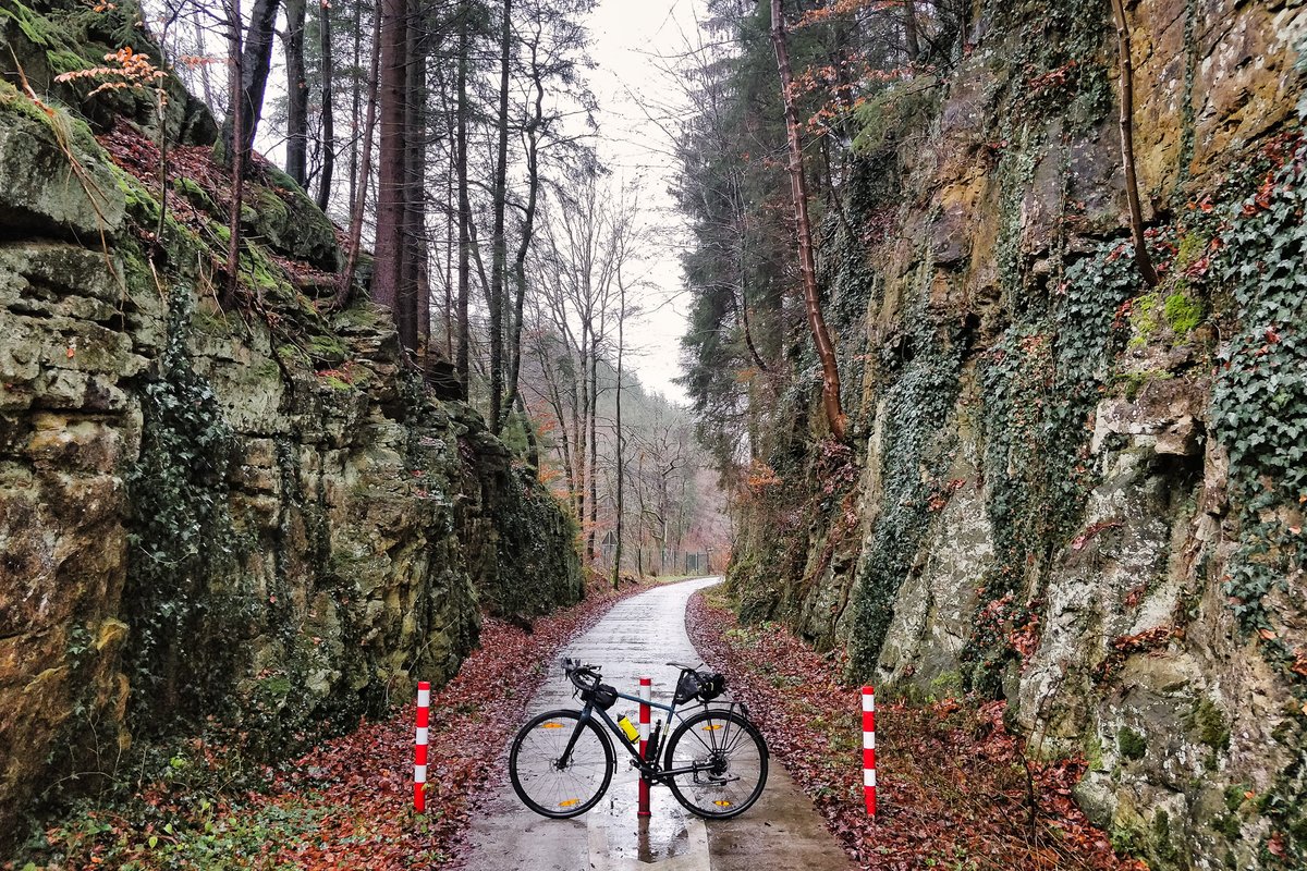 drakewla's tweet photo. I'm not getting tired of this place. #pc5lux #cyclinglife #rain #heffingen #larochette #luxembourg #WhiteErnz https://t.co/gmcSVKuh9O