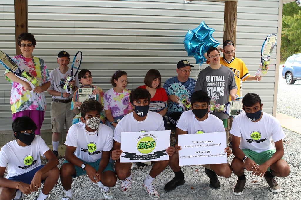 Last month’s racket gift away was a blast. Here’s the MGS team with the ACME group home residents.
Enjoy the rackets and stay safe!

#murrysville
#franklinregional
#inclusivetennis
#pgh
#specialneedsawareness
#specialneedschildren