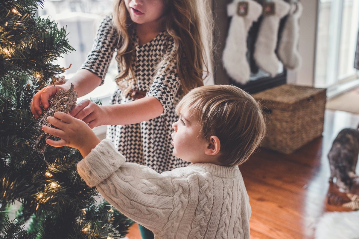 KidSmilesNC's tweet photo. Present time? Remind your kiddos: teeth aren't tools! Assist them with opening packaging to prevent #smile emergencies. #ToothTipTuesday #DentalTips https://t.co/7wK0cKzjdE