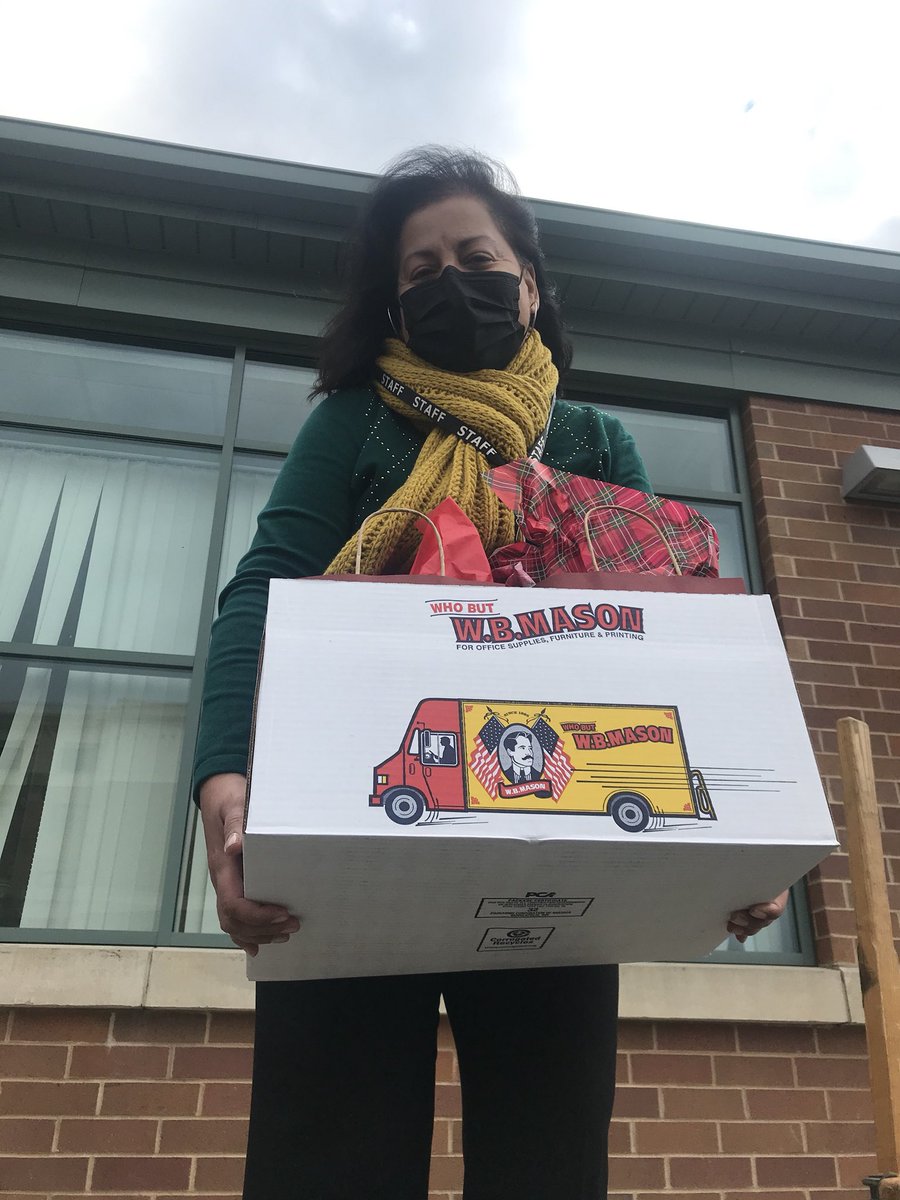 Ellen_Gerace's tweet image. Wishing this great group of young men and all of our students and staff @PeekskillCSD a very healthy, happy and safe holiday and New Year!  #LiftingAsWeClimb  #PeekskillStrong