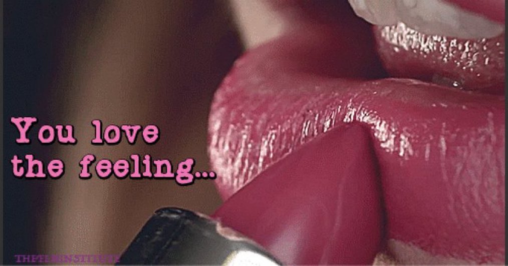 включи клип губы. губы для видео. аватарка для певицы. клип с губами крупным планом. включи клип губы.