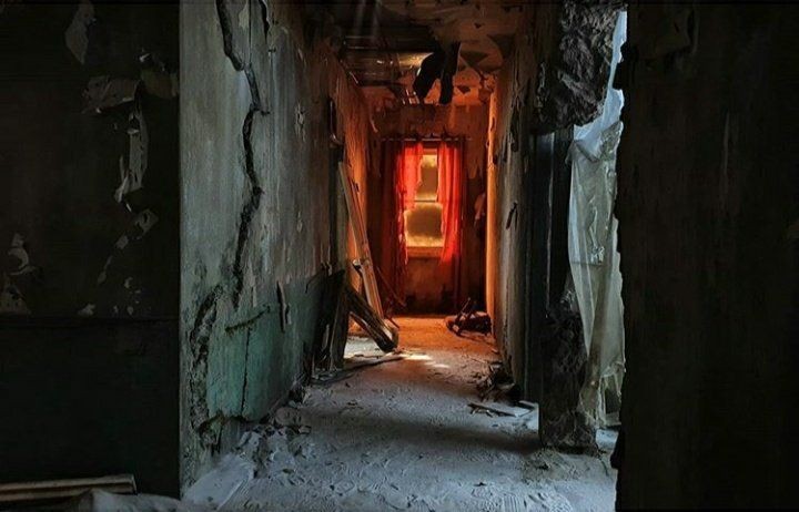 stay gold and shadow sets ahhh also reminds me of fake love