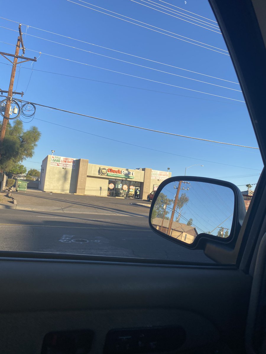 RaftingRobby's tweet photo. I’m old enough to remember when this was a DJ’s Smokeshop. https://t.co/k1wxycJWX9
